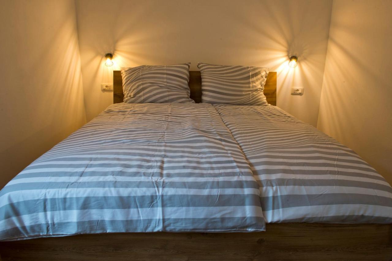 Apartmaji Tanto Malovse Crnice Esterno foto