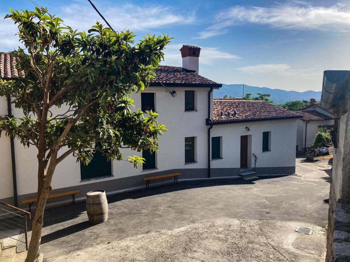 Apartmaji Tanto Malovse Crnice Esterno foto