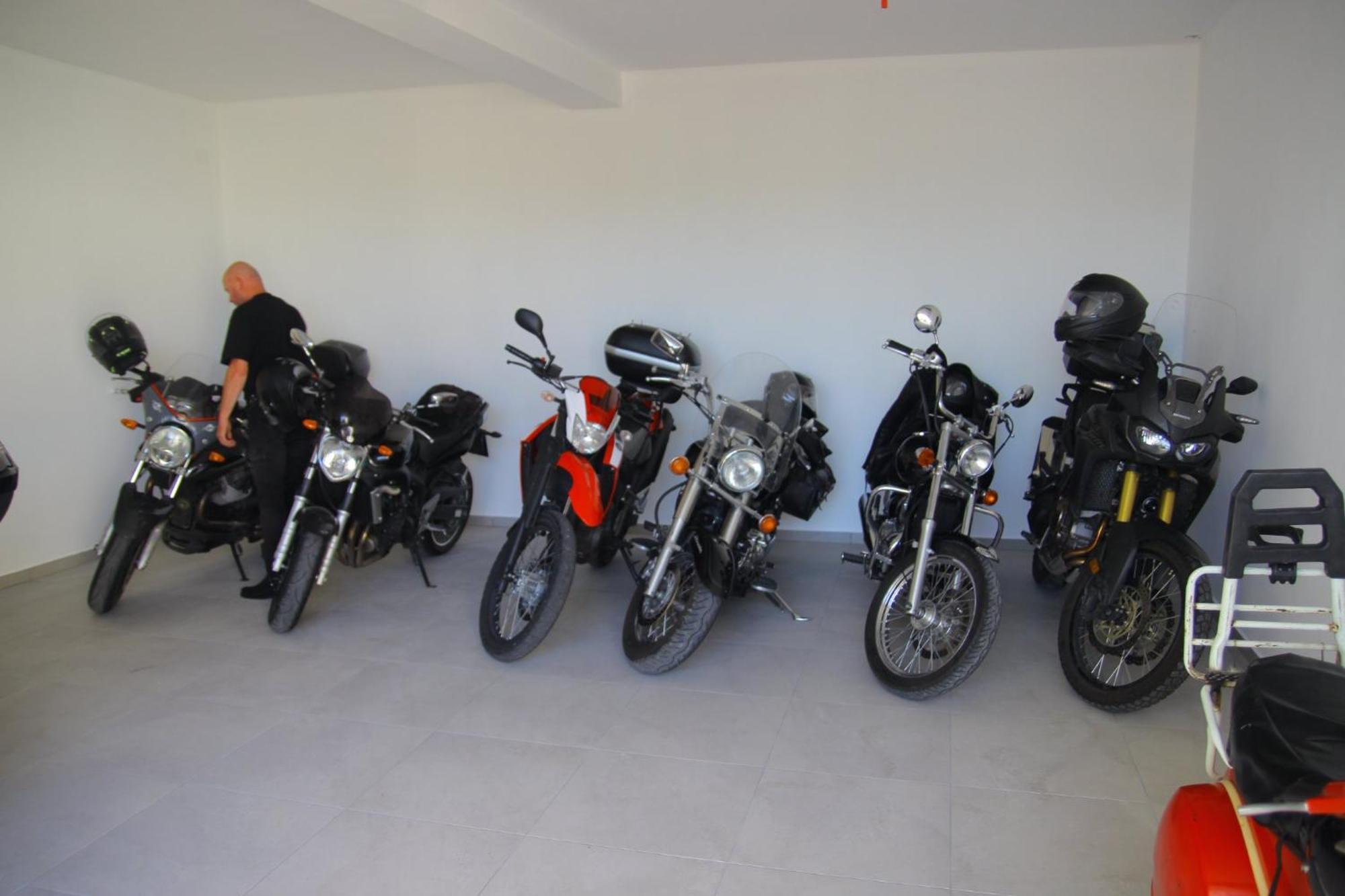 Apartmaji Tanto Malovse Crnice Esterno foto