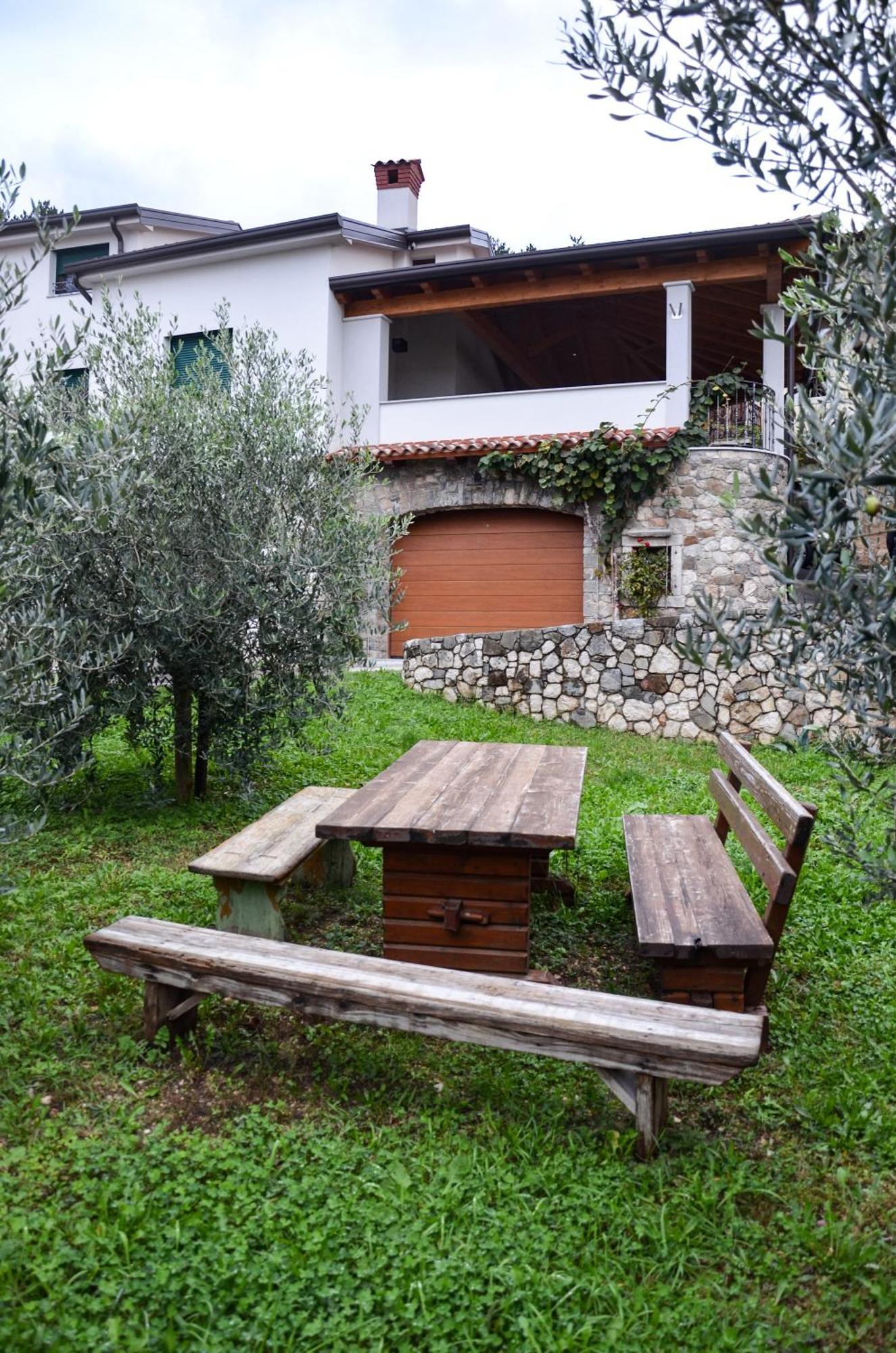 Apartmaji Tanto Malovse Crnice Esterno foto
