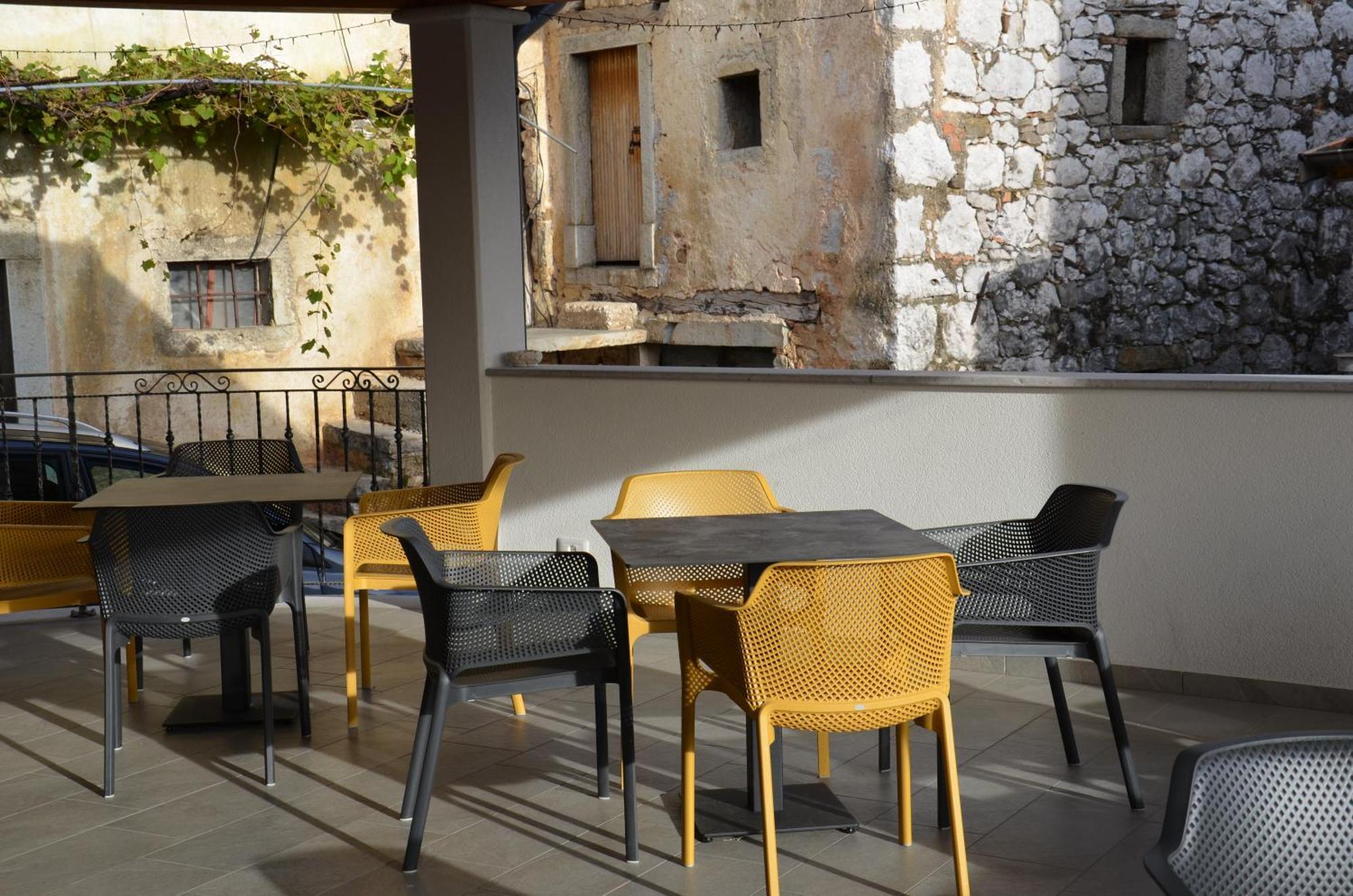 Apartmaji Tanto Malovse Crnice Esterno foto